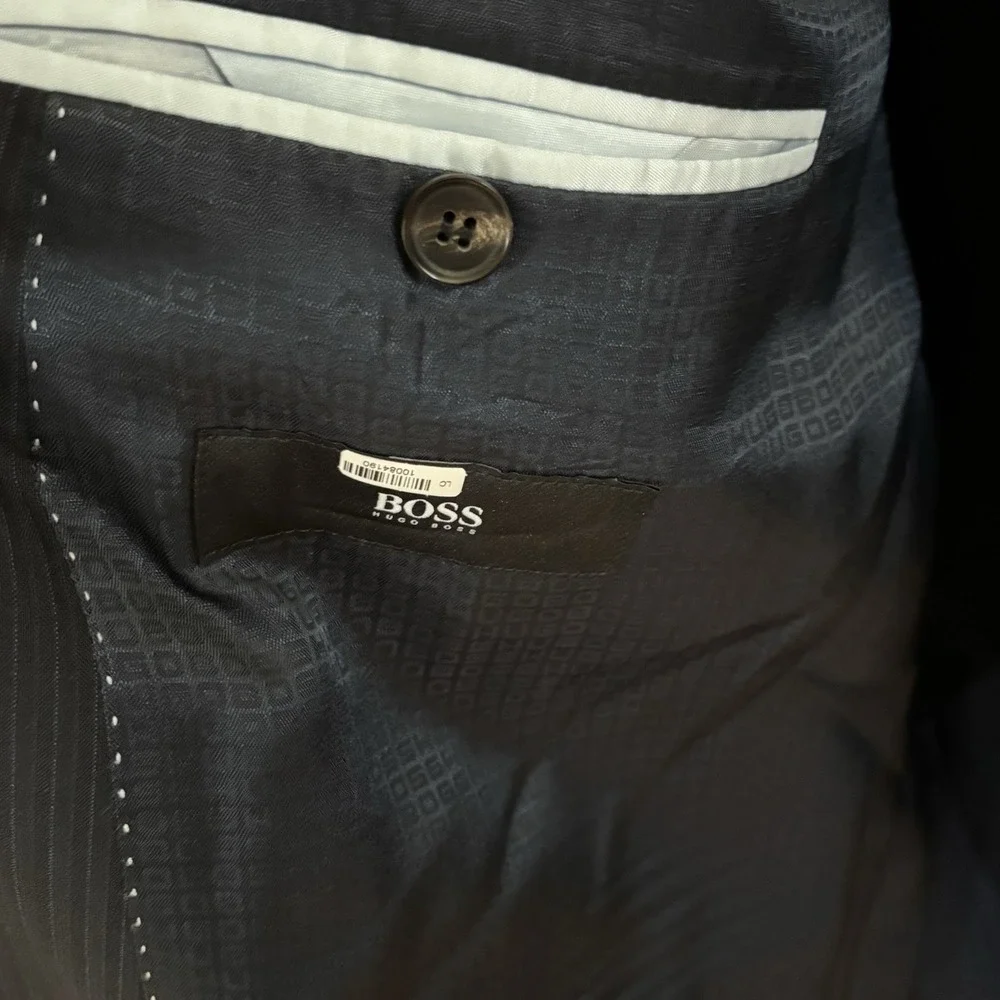 Hugo Boss pinstripe 2 Piece suit Super 120 48L